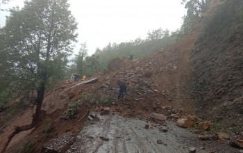 पहिरोका कारण अवरुद्ध भीमदत्त राजमार्ग खुल्यो